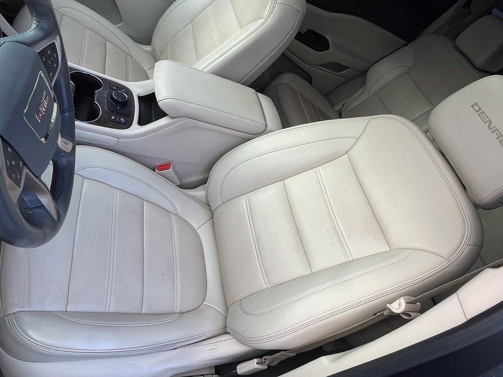 Used 2021 GMC Acadia Denali w/ Denali Technology Package FWD image 10