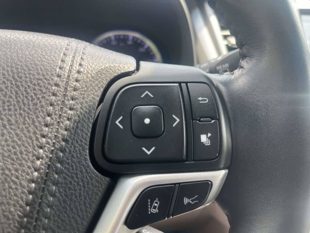 Used 2018 Toyota Highlander XLE AWD/4WD image 26