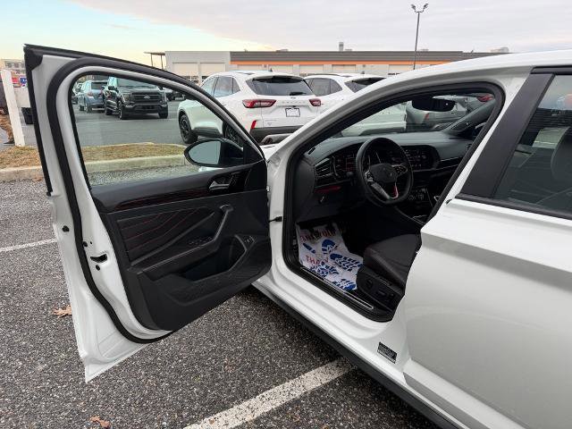 Used 2023 Volkswagen Jetta GLI Autobahn image 9