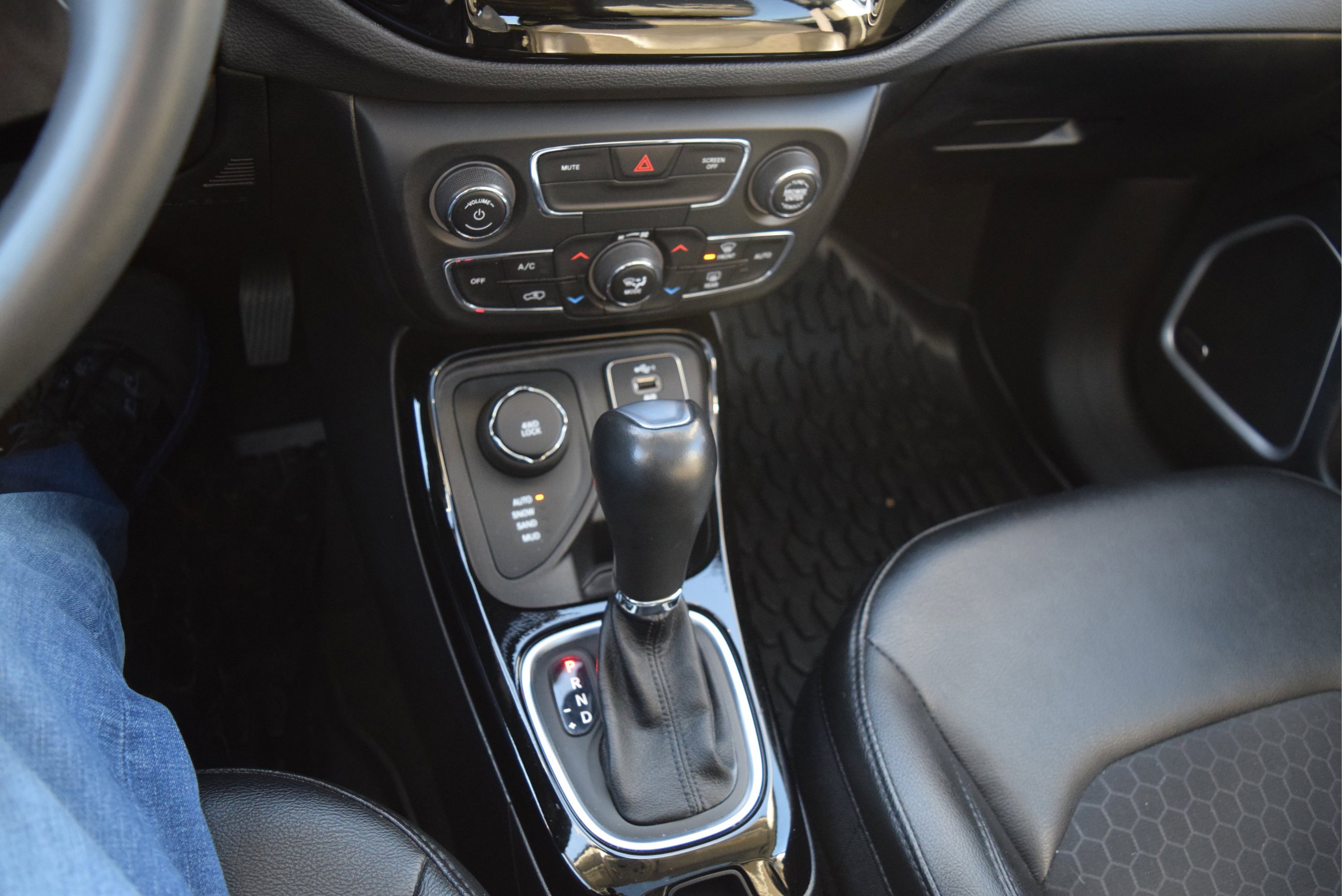 Used 2021 Jeep Compass Altitude w/ Sun and Sound Group image 15