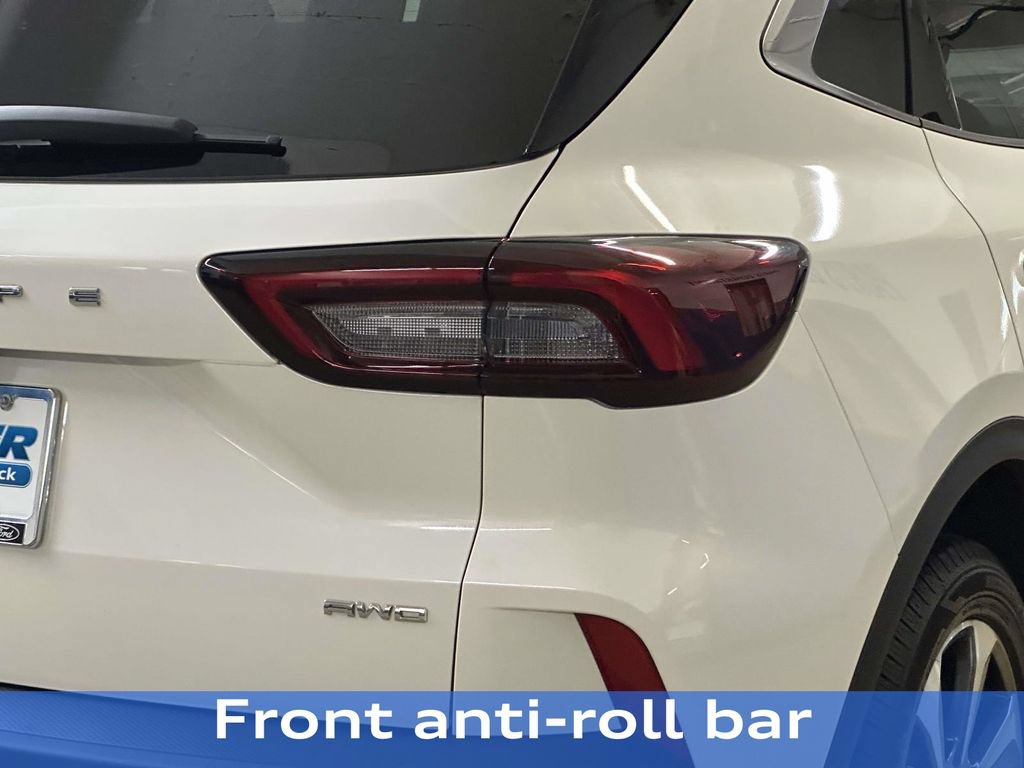 Certified 2023 Ford Escape Platinum AWD/4WD image 31