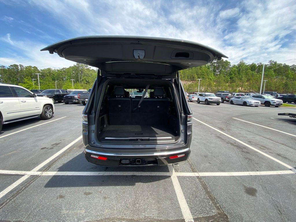 Used 2023 Jeep Grand Wagoneer Series II AWD/4WD image 27