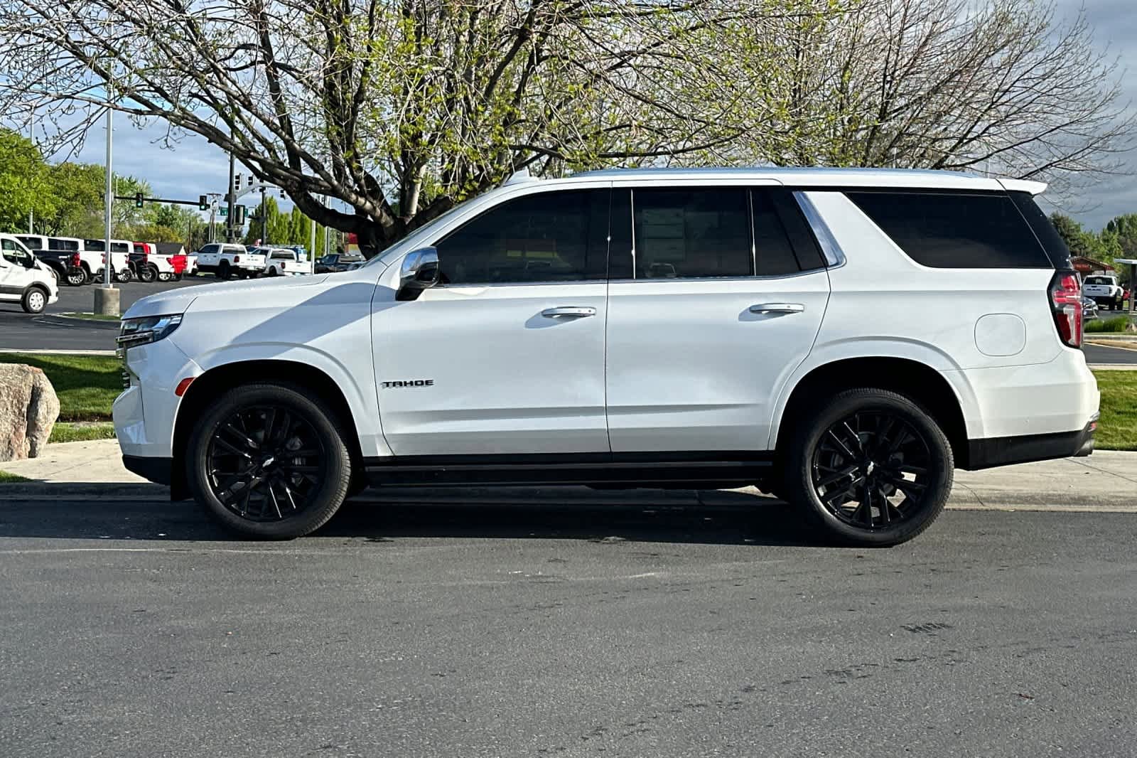 Used 2023 Chevrolet Tahoe Premier AWD/4WD image 5