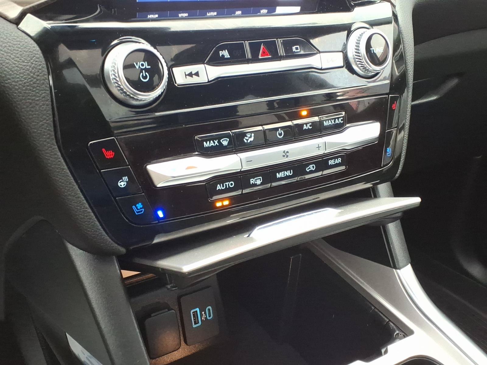 Certified 2023 Ford Explorer Limited w/ Limited Technology Package AWD/4WD image 20