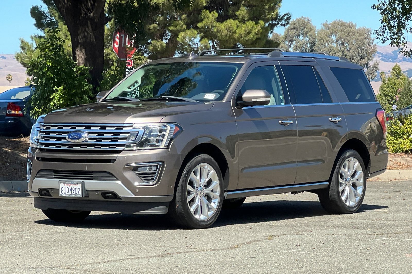 Certified 2019 Ford Expedition Limited w/ Equipment Group 302A AWD/4WD image 8