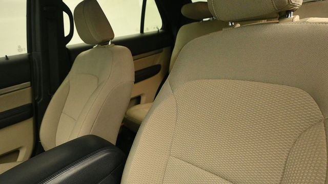 Certified 2018 Ford Explorer XLT w/ Equipment Group 201A AWD/4WD image 20