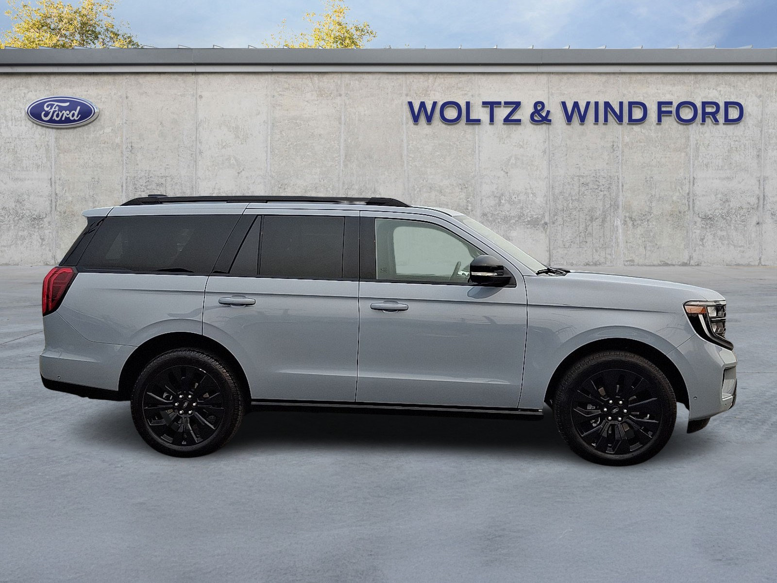 Certified 2025 Ford Expedition Platinum w/ Stealth Appearance Package AWD/4WD image 7