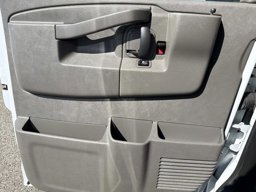 Used 2024 GMC Savana 2500 w/ Driver Convenience Package image 16