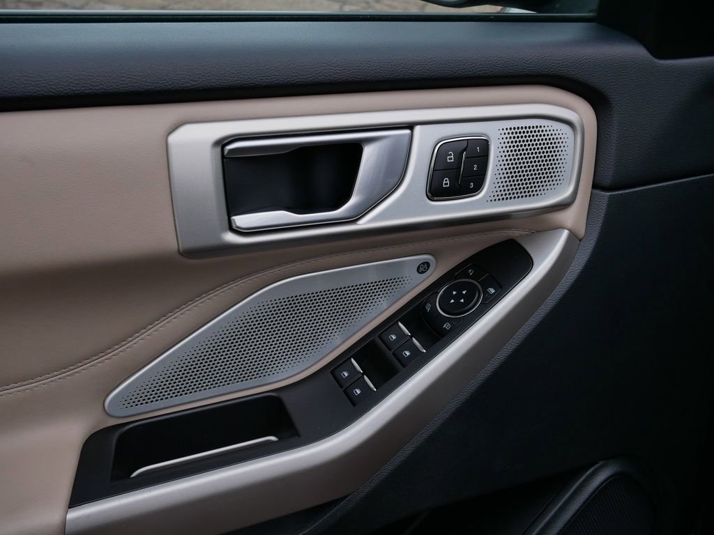 Certified 2023 Ford Explorer Limited w/ Limited Technology Package image 17