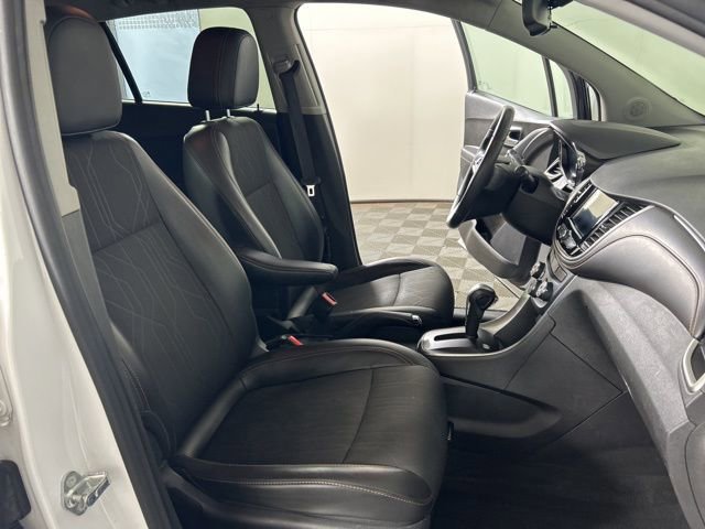 Used 2018 Chevrolet Trax LT w/ LT Convenience Package image 20
