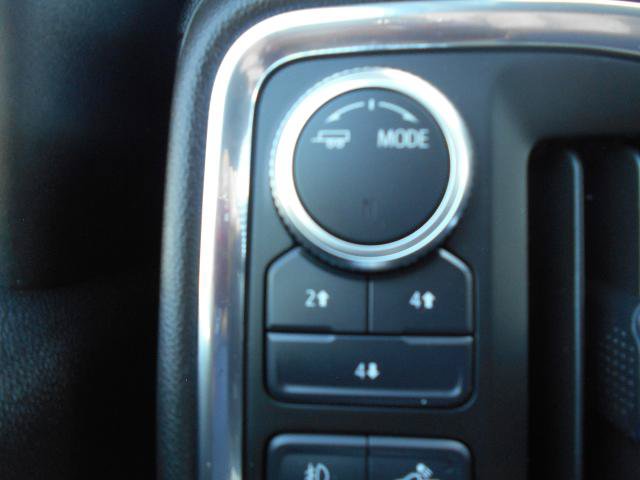 Used 2022 GMC Sierra 2500 SLE w/ SLE Value Package; AWD/4WD image 13