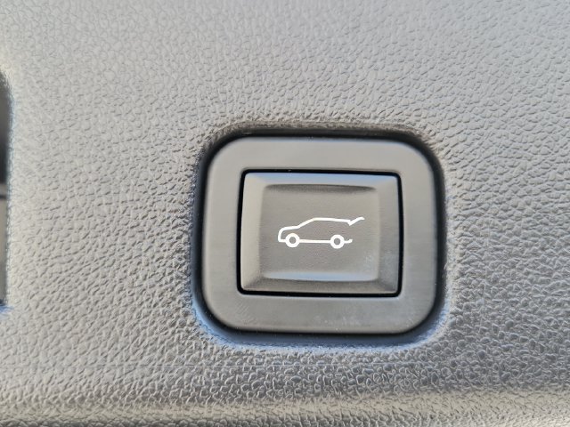 Used 2024 GMC Acadia Elevation w/ Luxury Package FWD image 11