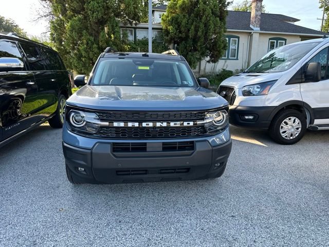 Certified 2025 Ford Bronco Sport Outer Banks w/ Outer Banks Tech Package+ AWD/4WD image 2