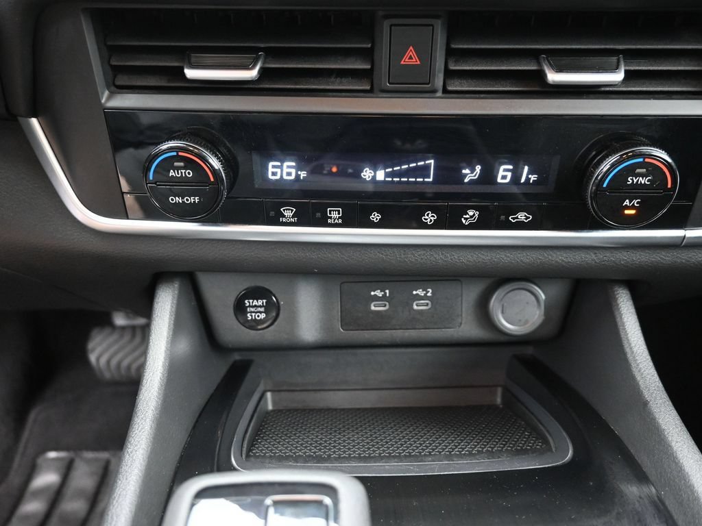 Used 2025 Nissan Rogue SV AWD/4WD image 27