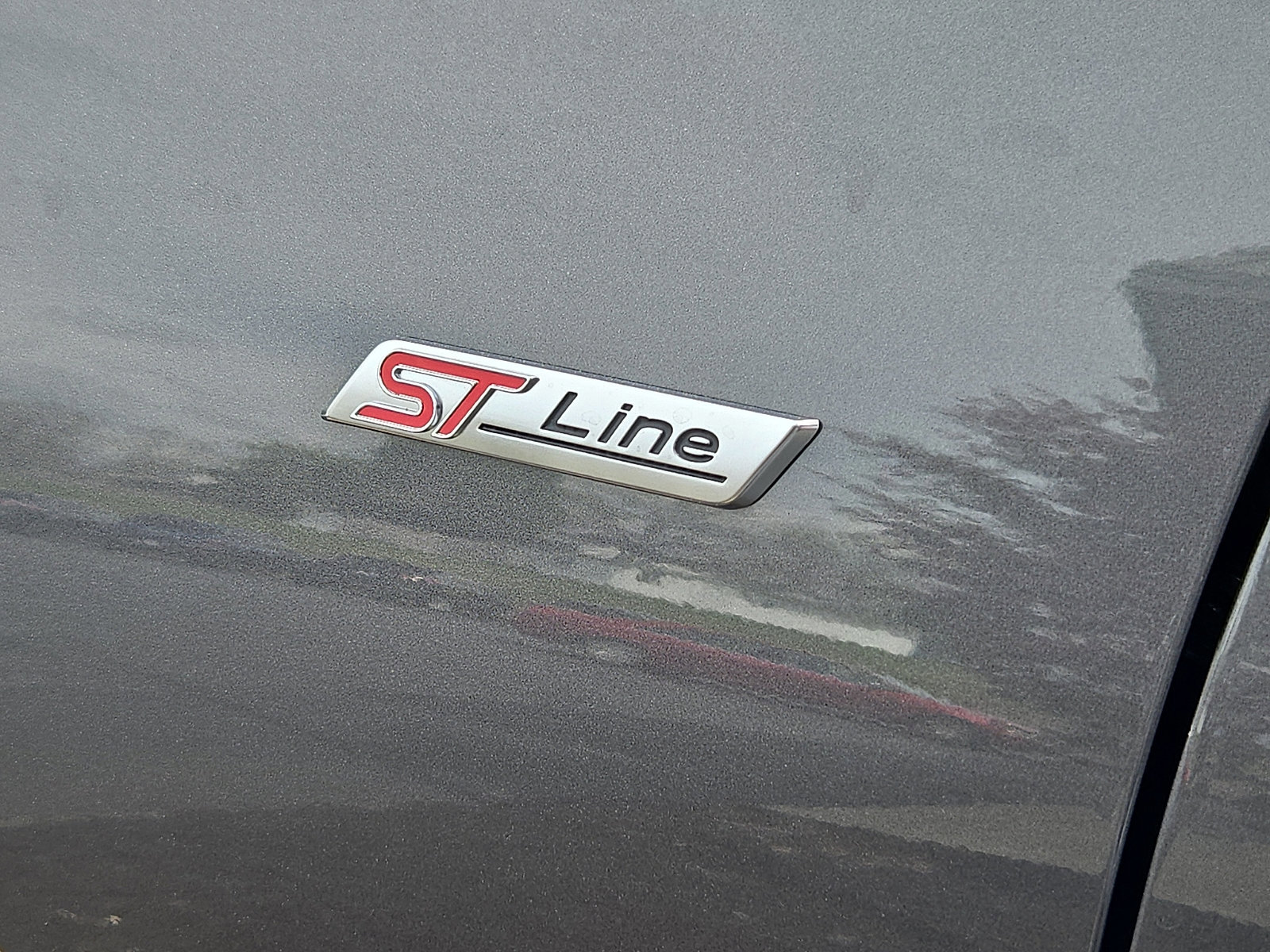 Certified 2025 Ford Escape ST-Line w/ Tech Pack #1 AWD/4WD image 9