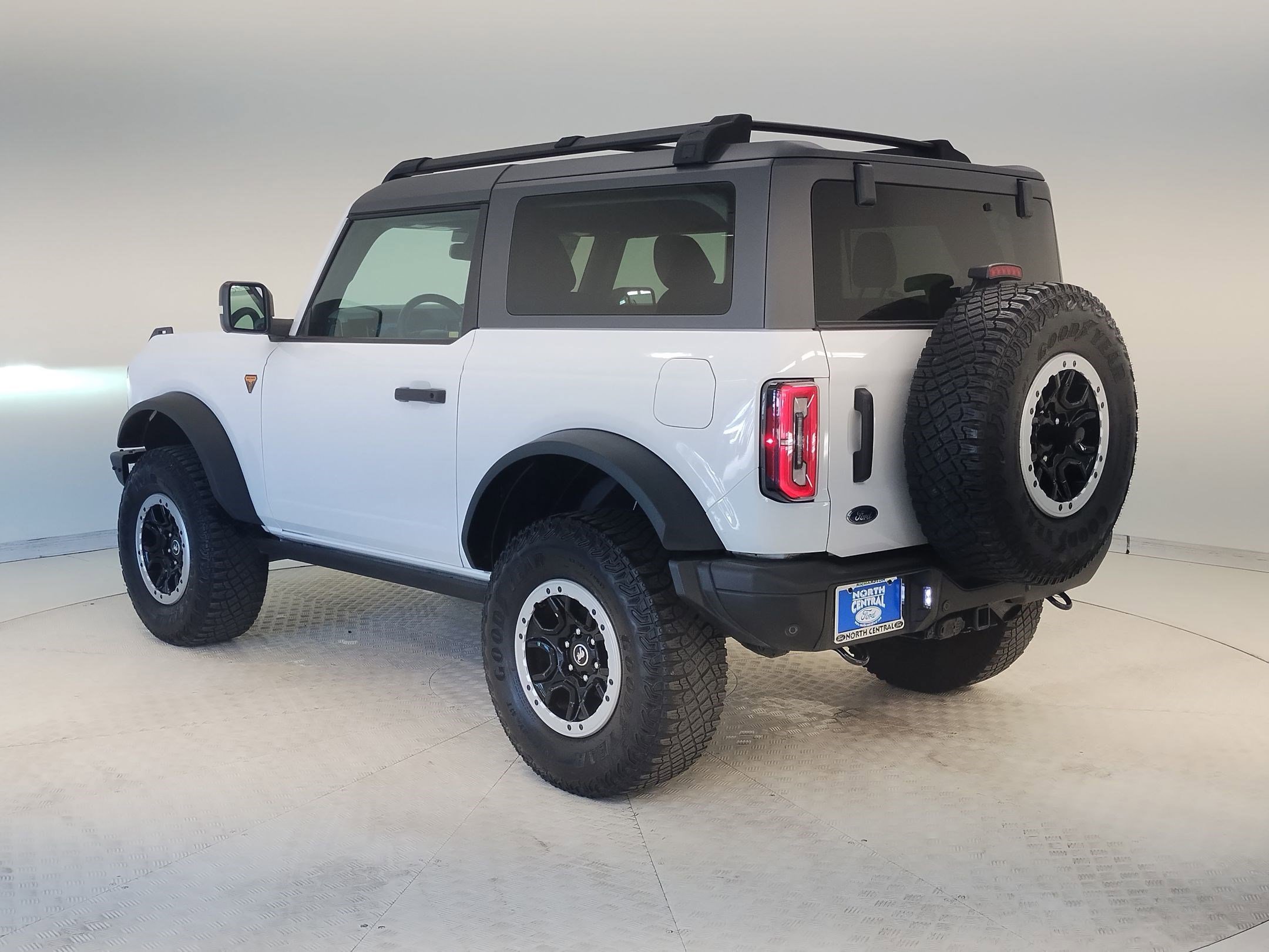 Certified 2023 Ford Bronco Badlands w/ Sasquatch Package image 3