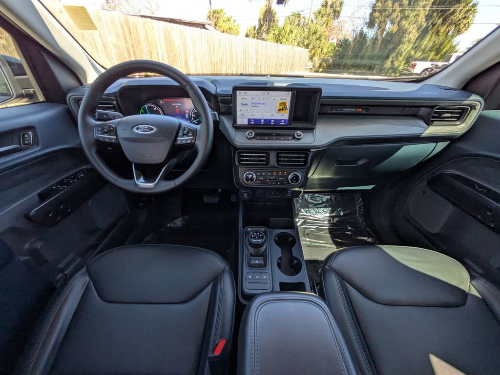 Certified 2024 Ford Maverick Lariat w/ Black Appearance Package image 15