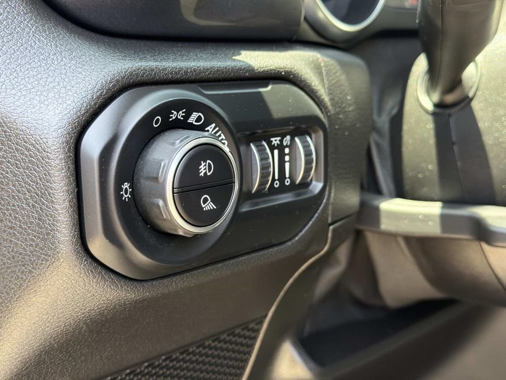 Used 2021 Jeep Gladiator Sport AWD/4WD image 19