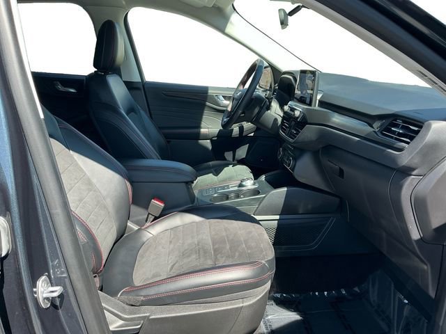 Certified 2022 Ford Escape SEL w/ SEL Stealth AWD Package image 17