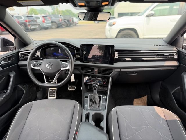 Used 2025 Volkswagen Jetta Sport FWD video 2