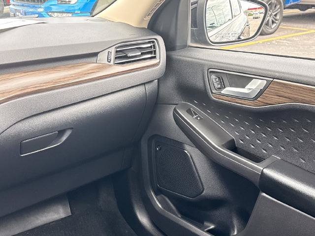 Certified 2020 Ford Escape Titanium AWD/4WD image 18
