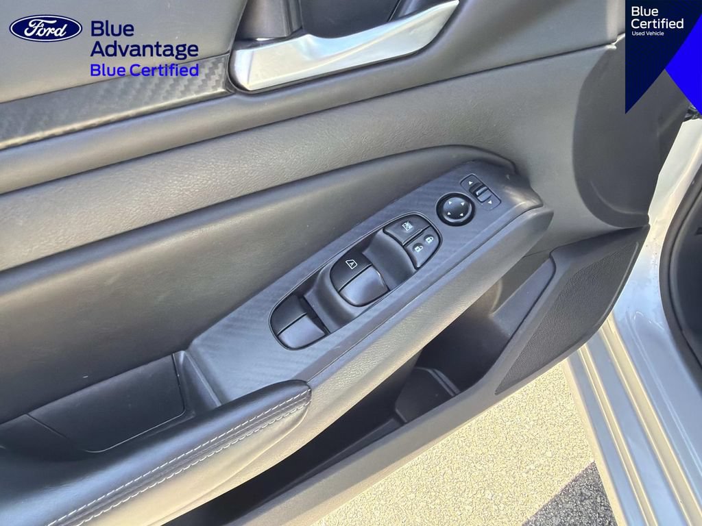 Used 2024 Nissan Altima 2.5 SV FWD image 15