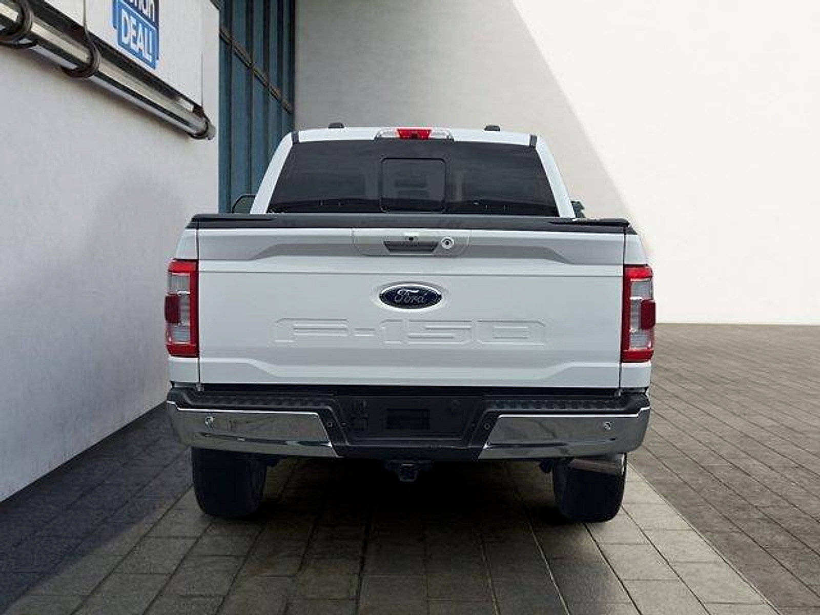 Certified 2022 Ford F150 Lariat w/ Equipment Group 502A High AWD/4WD image 4