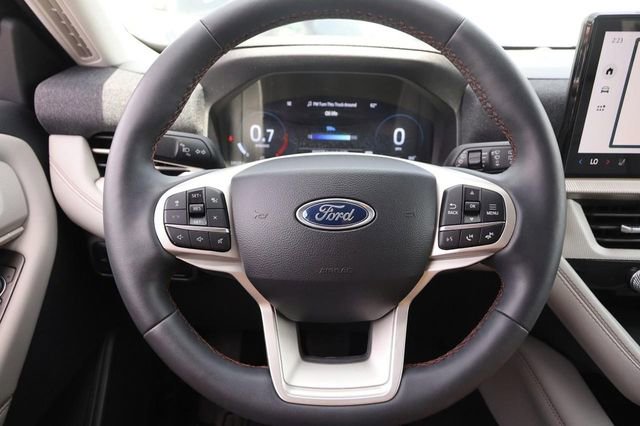 Certified 2025 Ford Explorer Active w/ Active Comfort Package AWD/4WD image 15