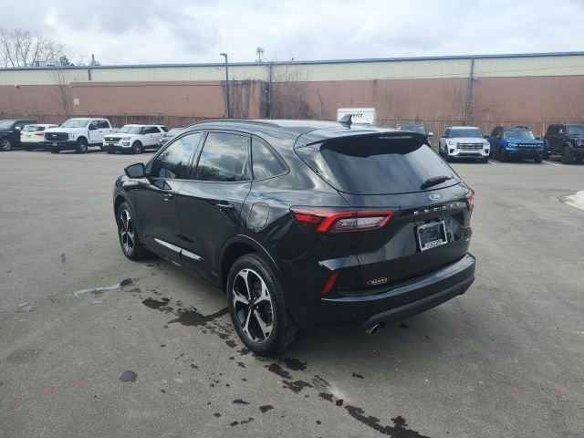 Certified 2023 Ford Escape ST-Line Select w/ Tech Pack #2 image 5