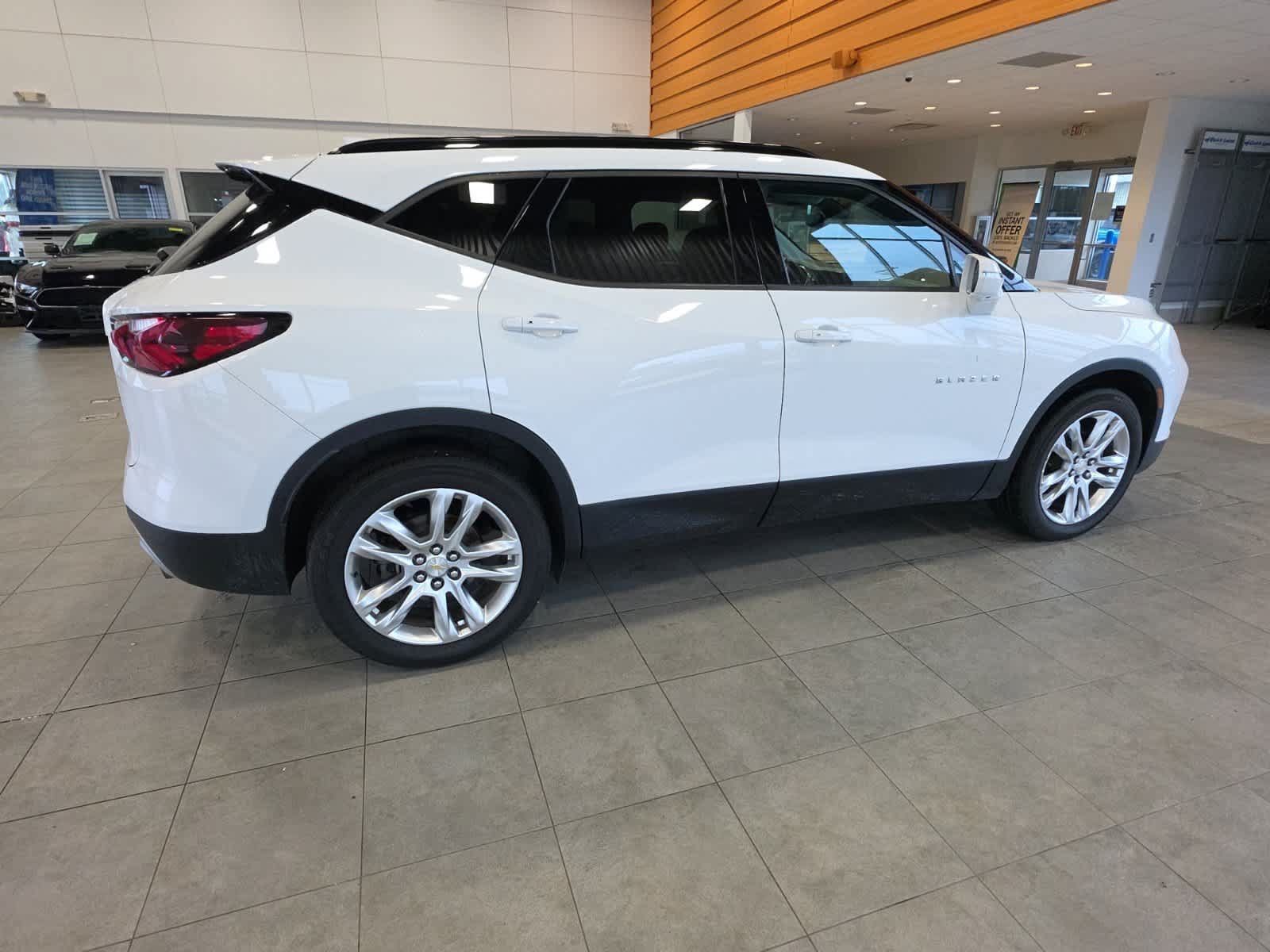Used 2019 Chevrolet Blazer LT w/ Sun and Wheels Package FWD image 6