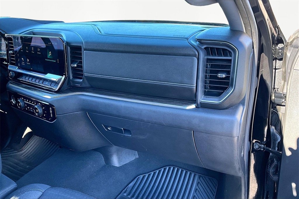 Used 2023 Chevrolet Silverado 1500 LT image 17