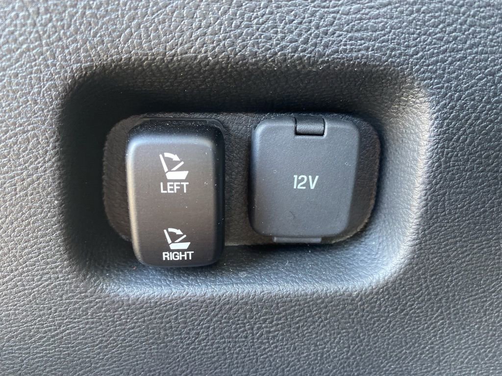 Certified 2024 Ford Edge Titanium AWD/4WD image 17