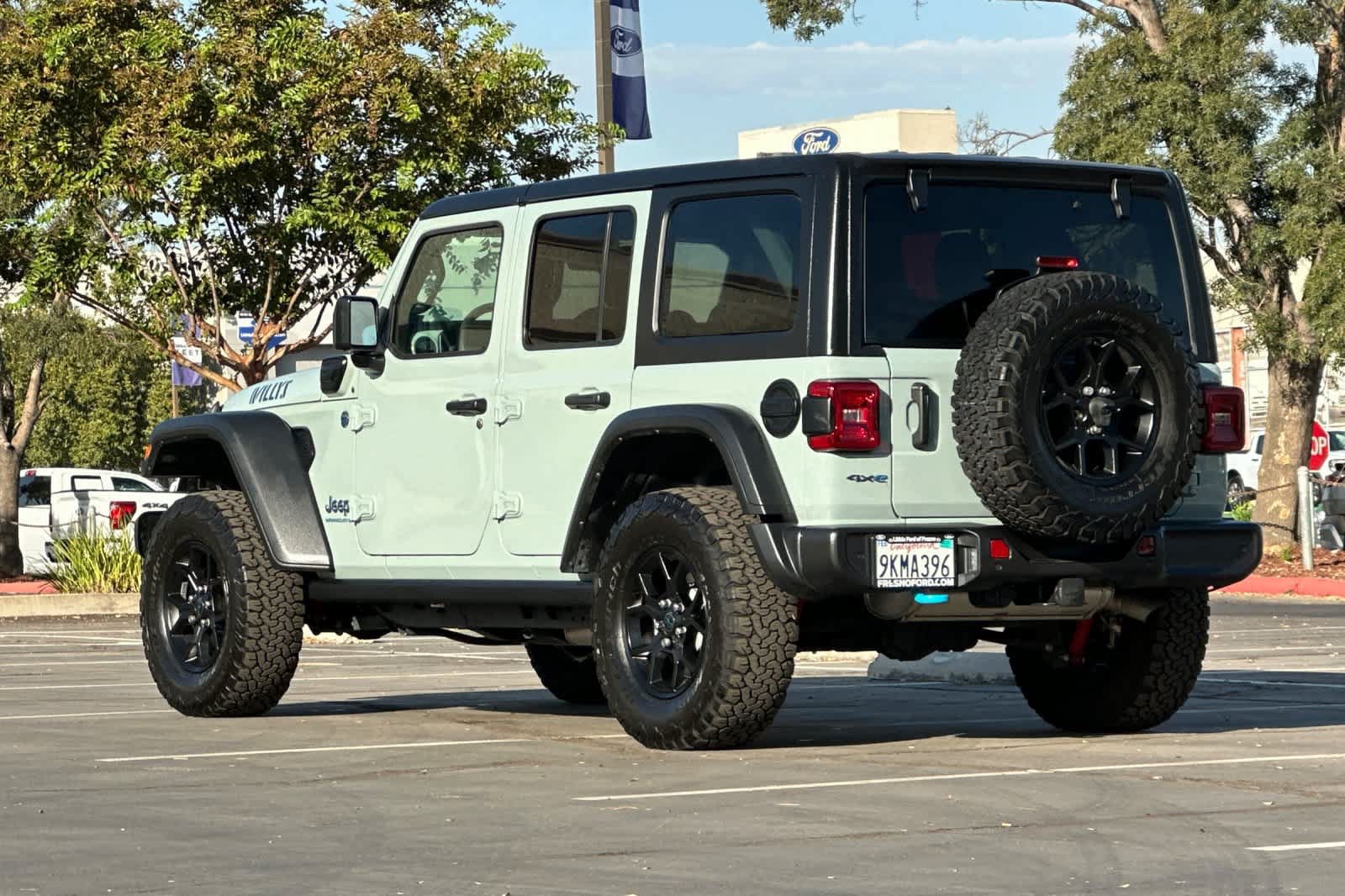 Used 2024 Jeep Wrangler Unlimited AWD/4WD image 7