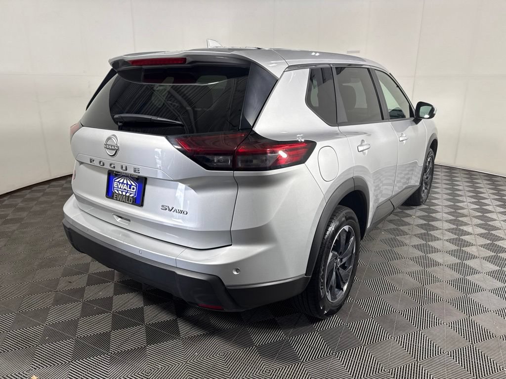 Used 2024 Nissan Rogue SV AWD/4WD image 11