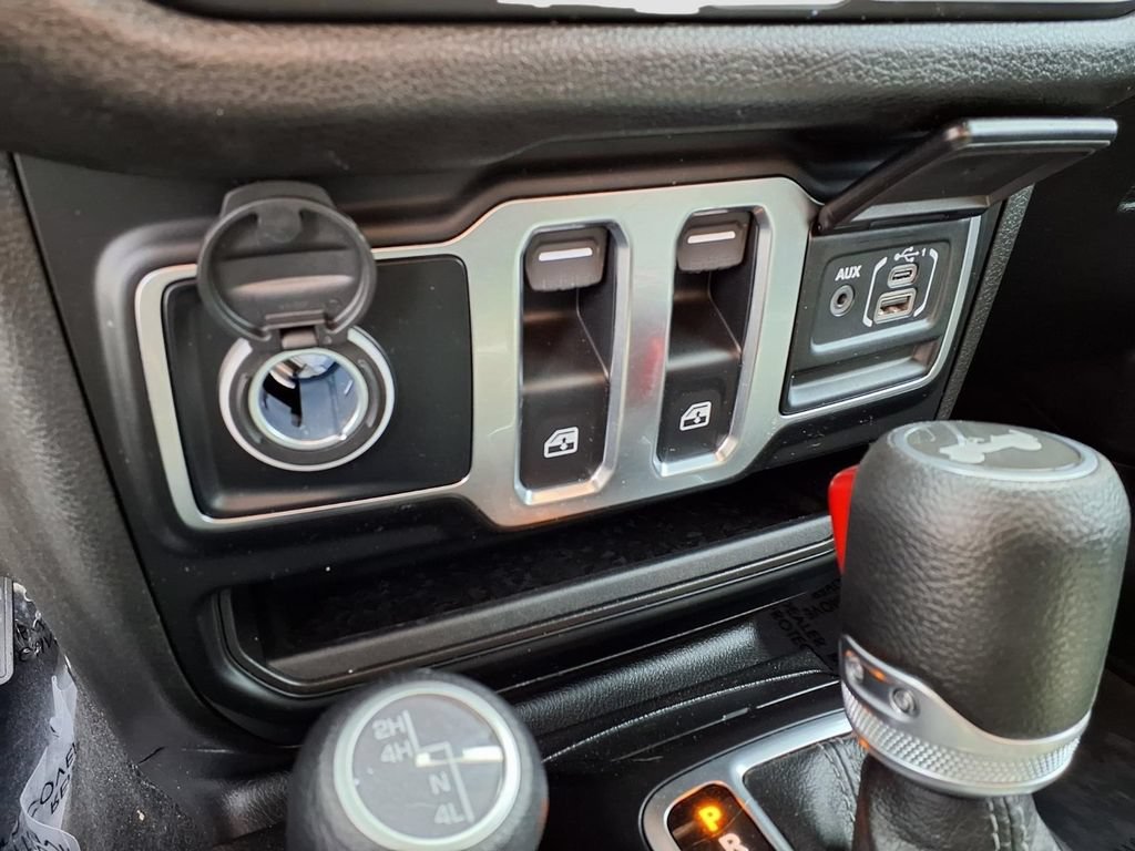 Used 2024 Jeep Wrangler Sport AWD/4WD image 15