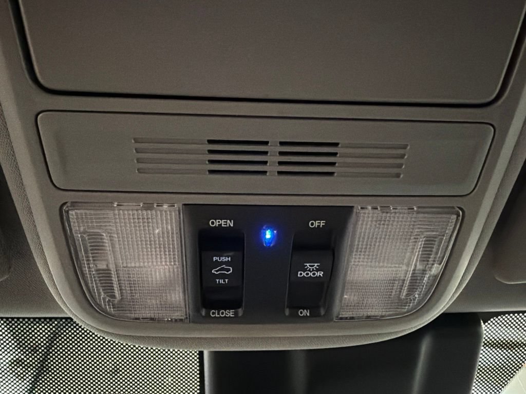 Used 2018 Honda Odyssey EX-L image 24