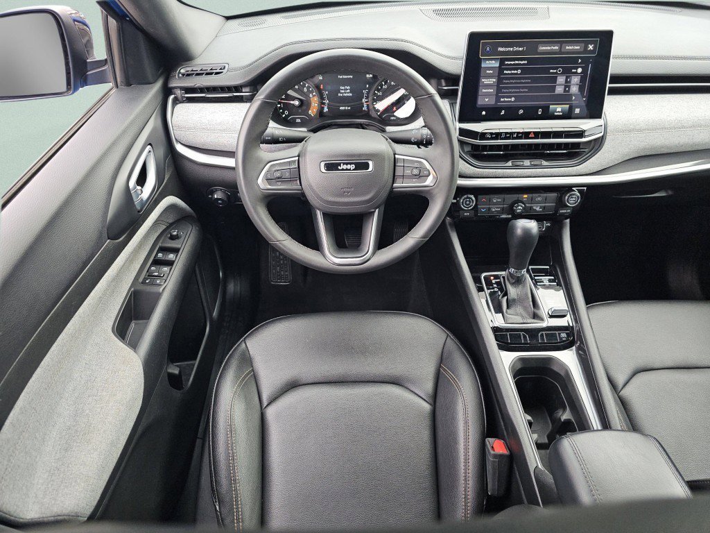 Used 2023 Jeep Compass Latitude image 11