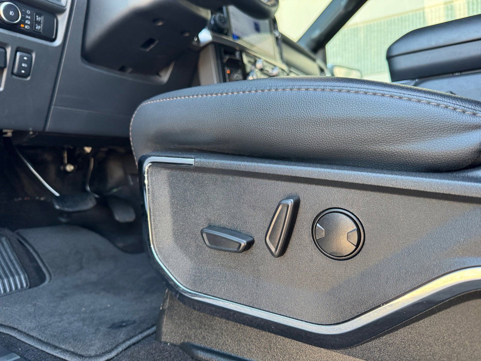 Certified 2024 Ford F150 Lariat image 20