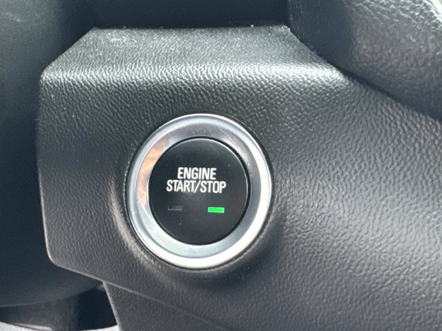 Used 2022 GMC Terrain SLT w/ Infotainment Package II FWD image 17