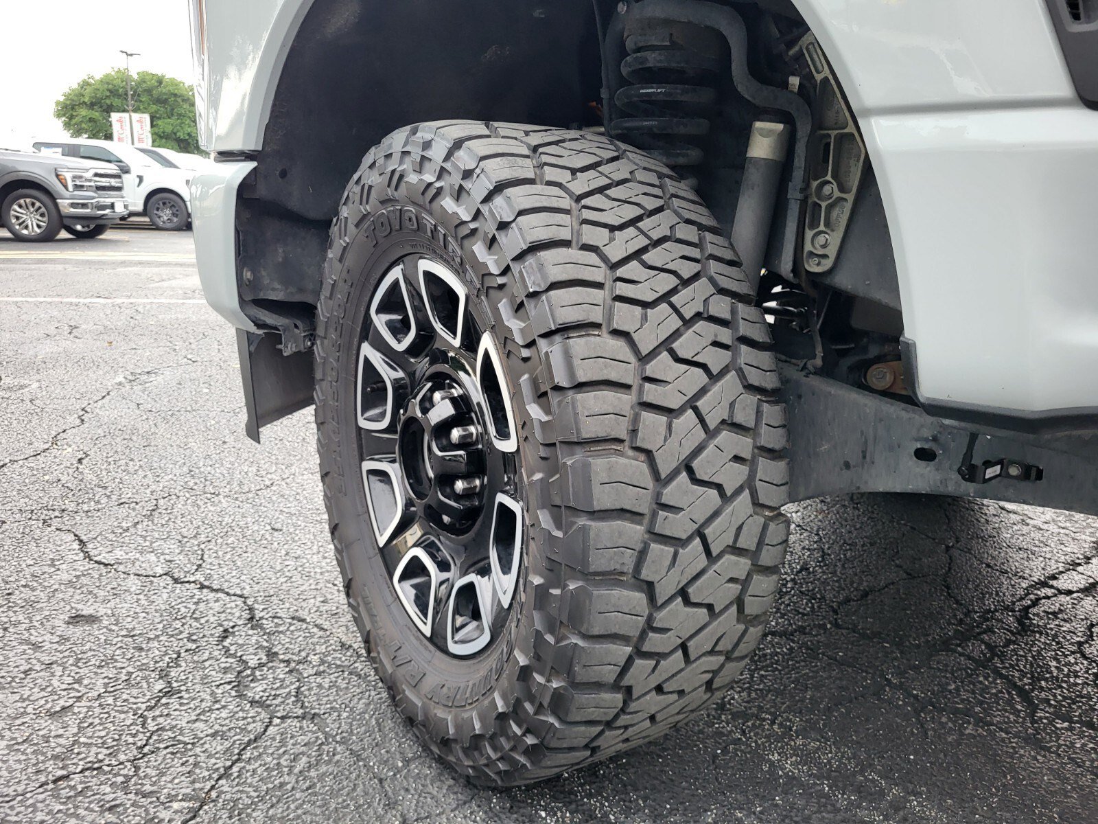 Certified 2025 Ford F350 Platinum w/ FX4 Off-Road Package AWD/4WD image 34