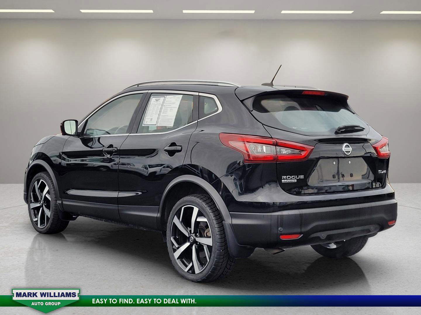 Used 2022 Nissan Rogue Sport SL w/ Premium Package image 3