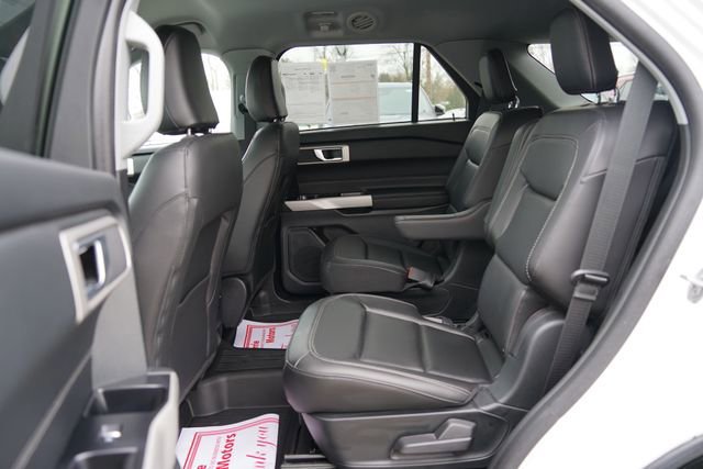 Certified 2024 Ford Explorer XLT w/ Equipment Group 202A image 9