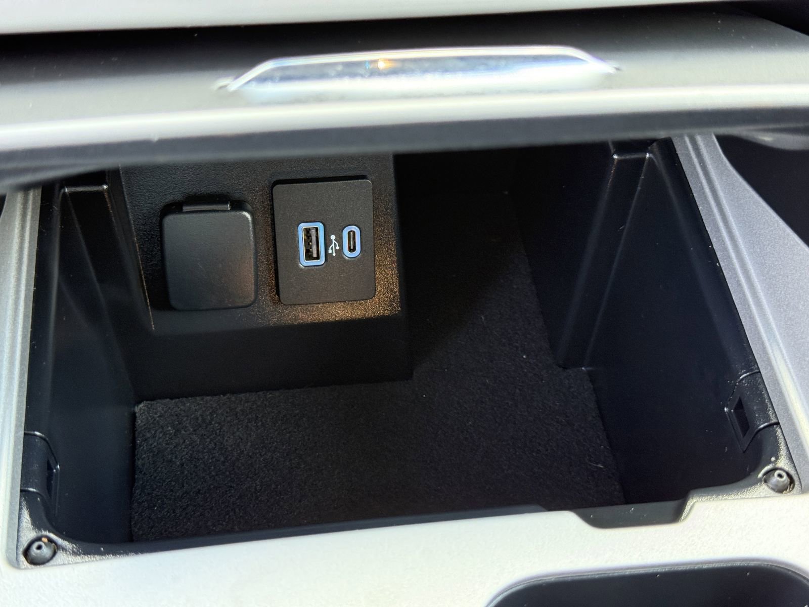 Certified 2023 Ford Explorer XLT RWD image 26