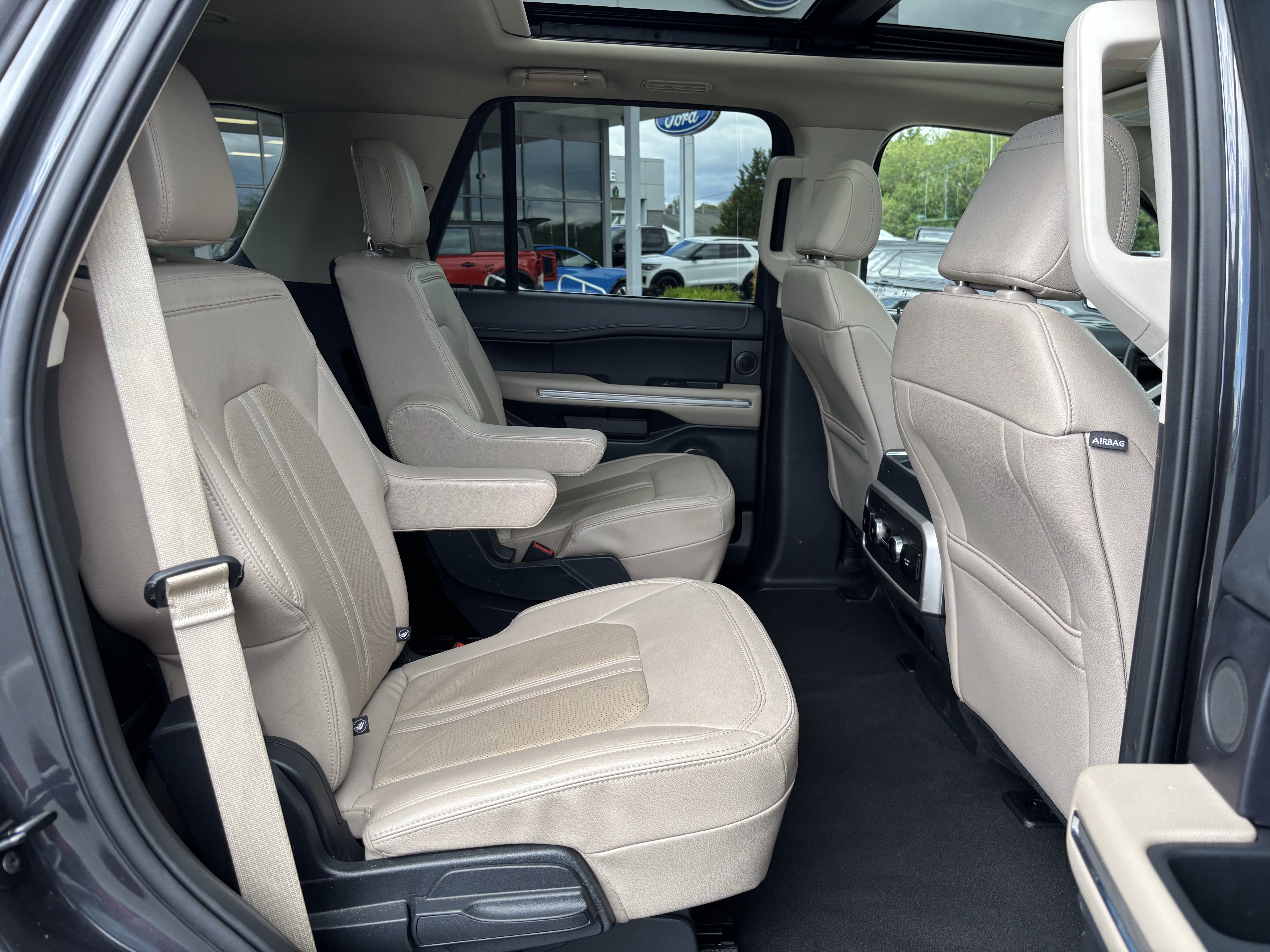 Certified 2024 Ford Expedition Limited AWD/4WD image 37