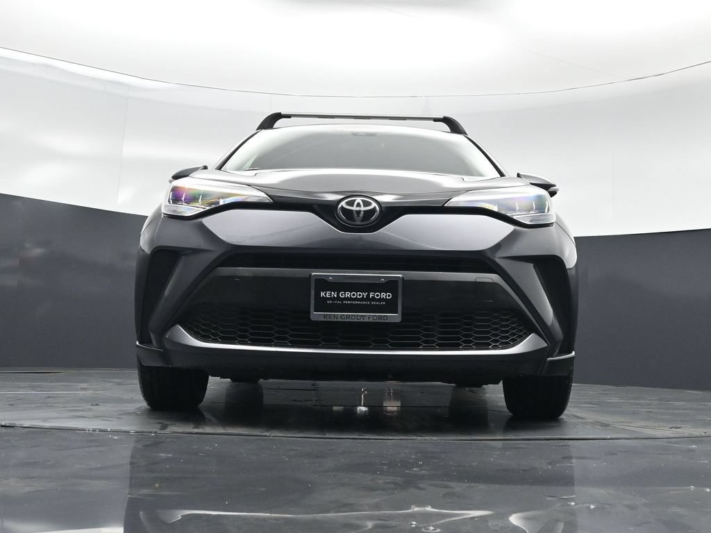 Used 2020 Toyota C-HR LE FWD image 39