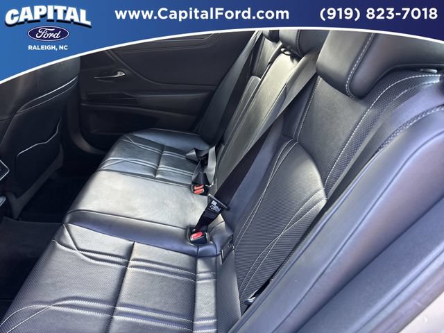 Used 2022 Lexus ES 350 Ultra Luxury w/ Accessory Package 2 FWD image 17