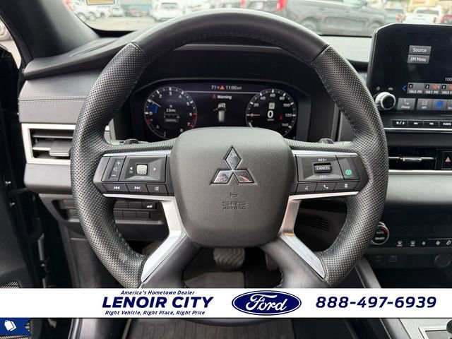 Used 2023 Mitsubishi Outlander SE Black Edition image 18