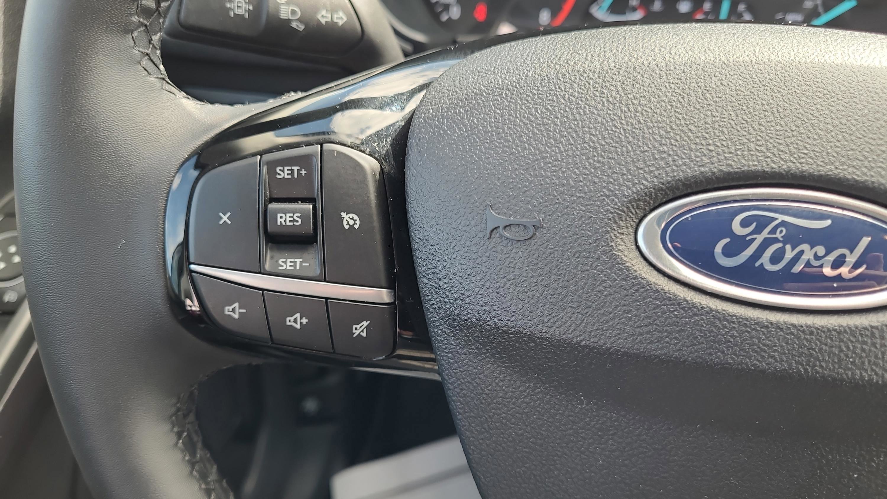 Certified 2022 Ford Escape SE w/ Cold Weather Package AWD/4WD image 14