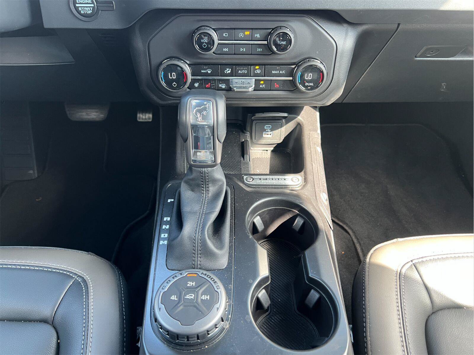 Certified 2025 Ford Bronco Outer Banks AWD/4WD image 41