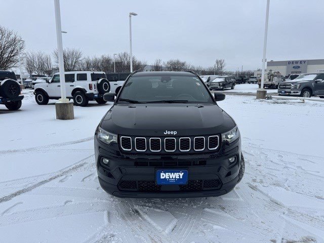 Used 2024 Jeep Compass Latitude image 8
